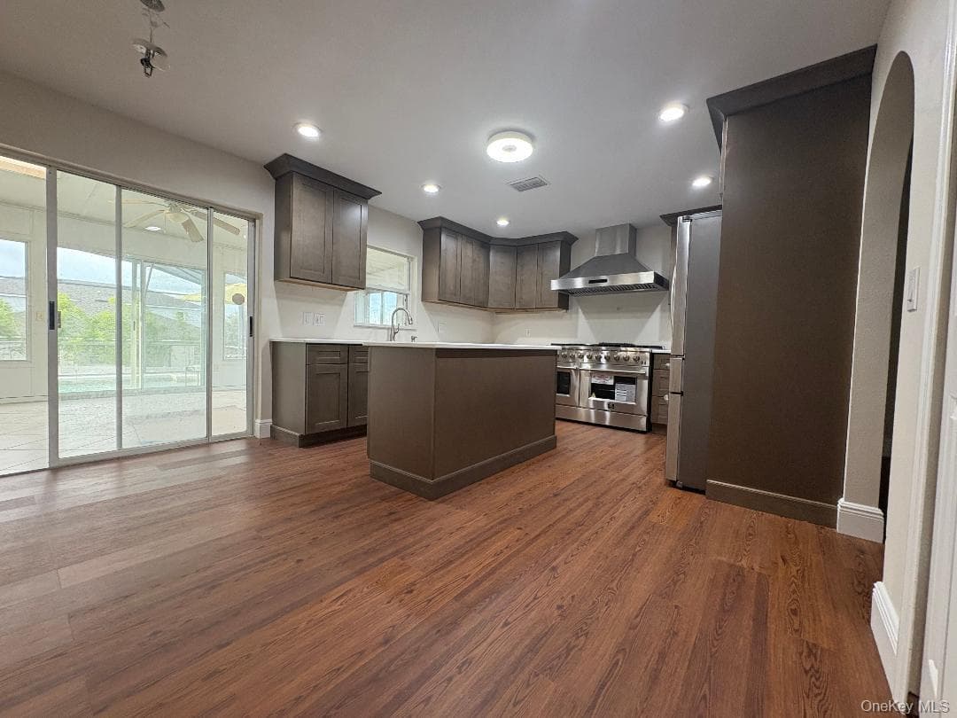 16122 Denham Court thumbnail 9