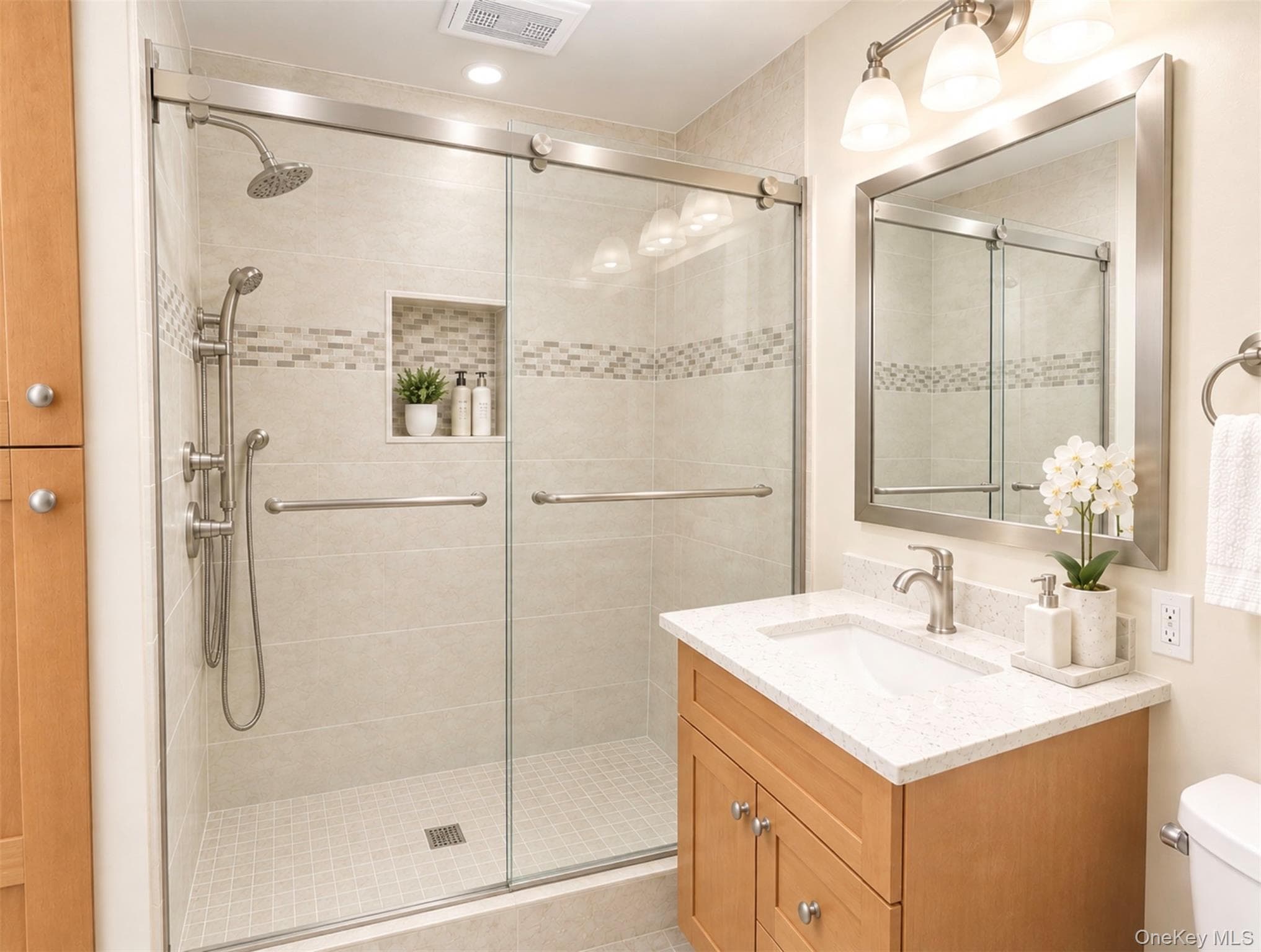 27110 Grand Central Parkway Unit: 30C thumbnail 3