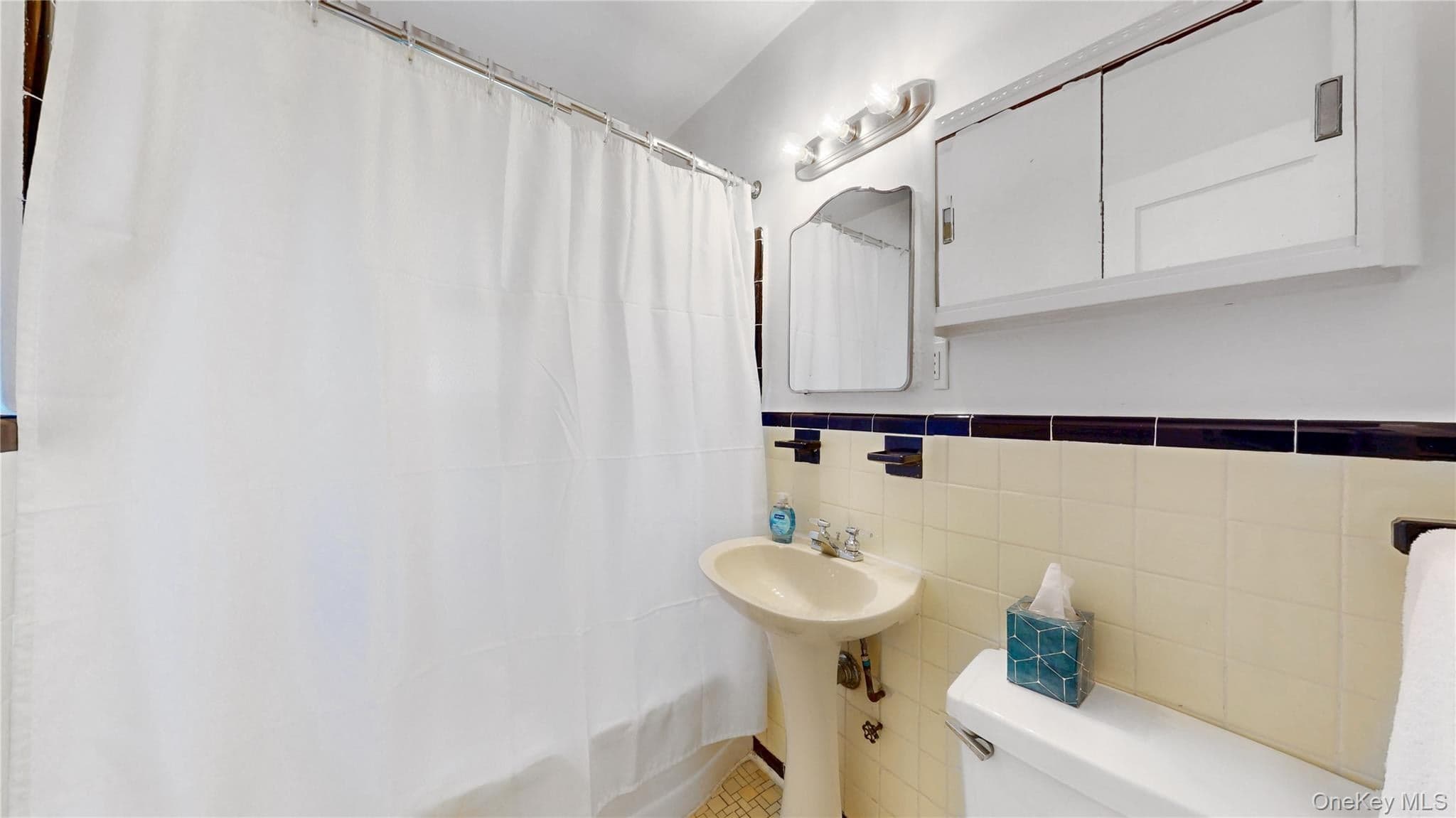 52-21 39th Road Unit: 2A thumbnail 11