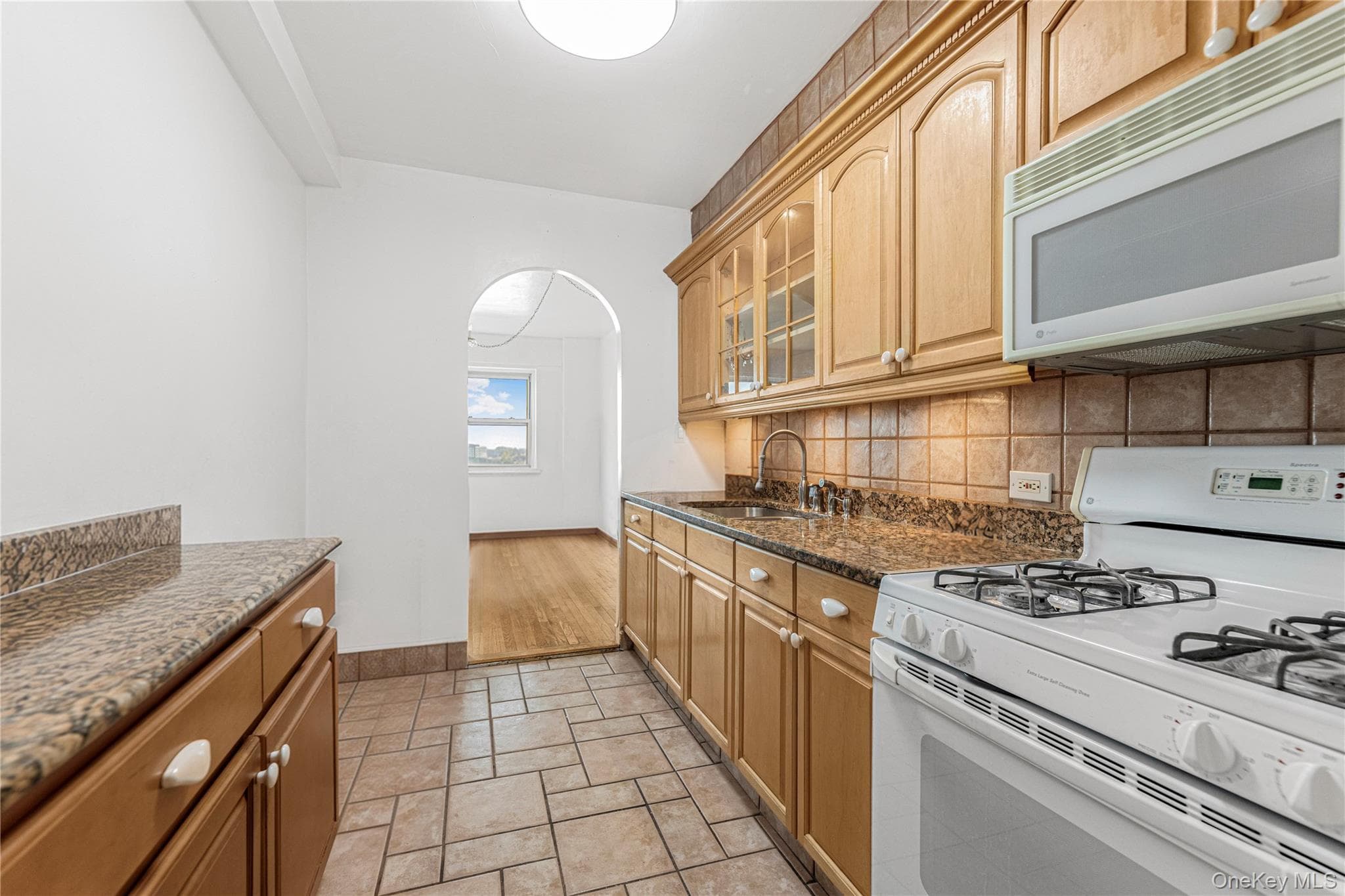8 Fordham Oval Unit: 16B thumbnail 9