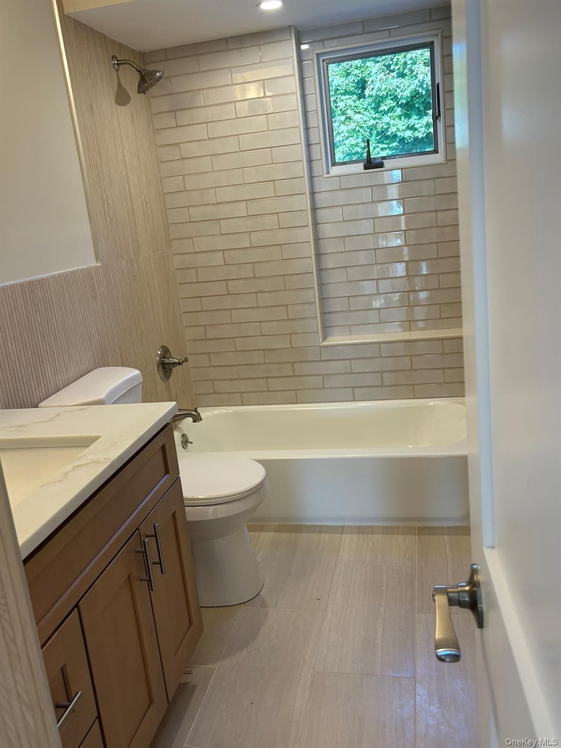 35 Adams Avenue thumbnail 19