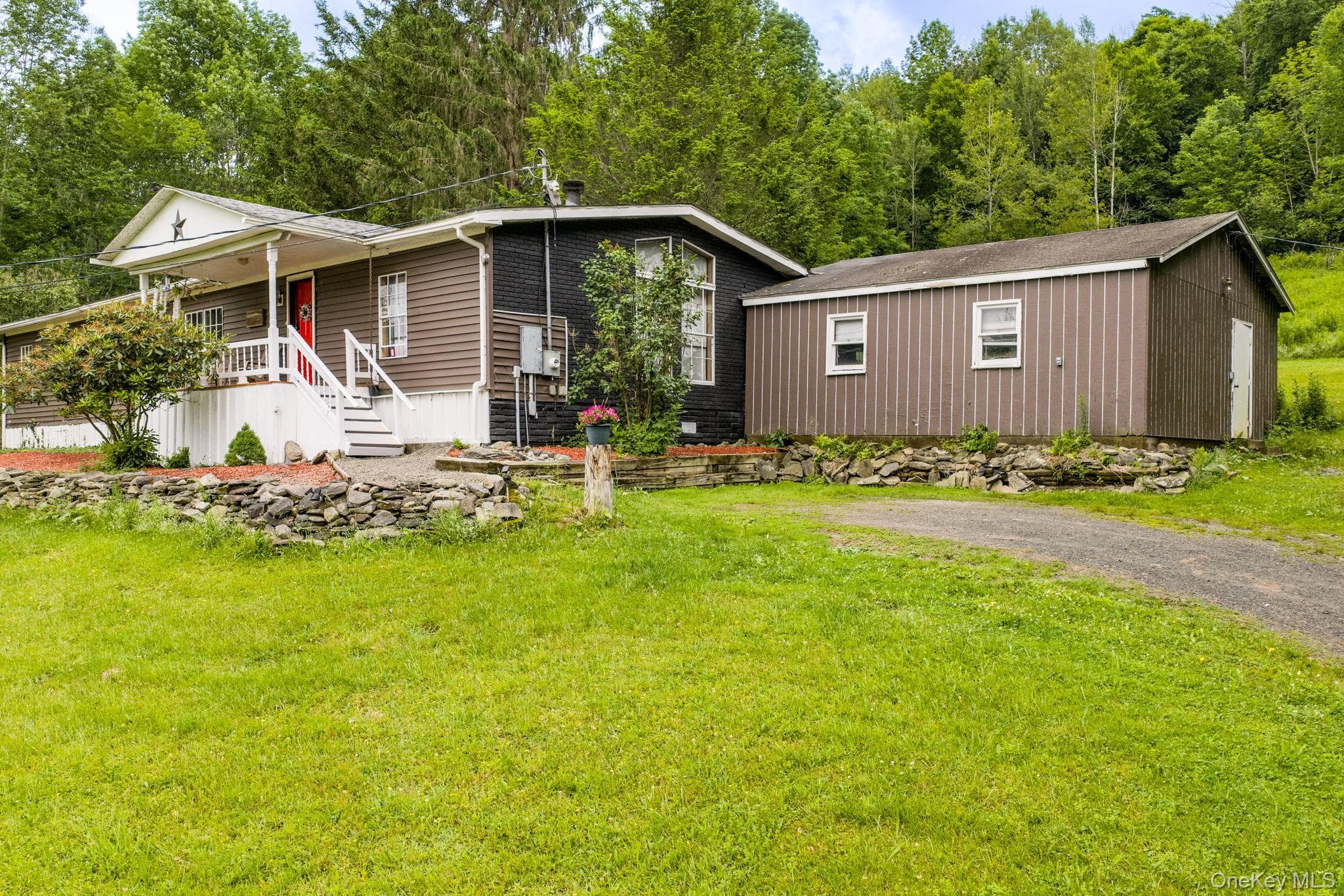 673 Hessinger And Lare Road photo 1