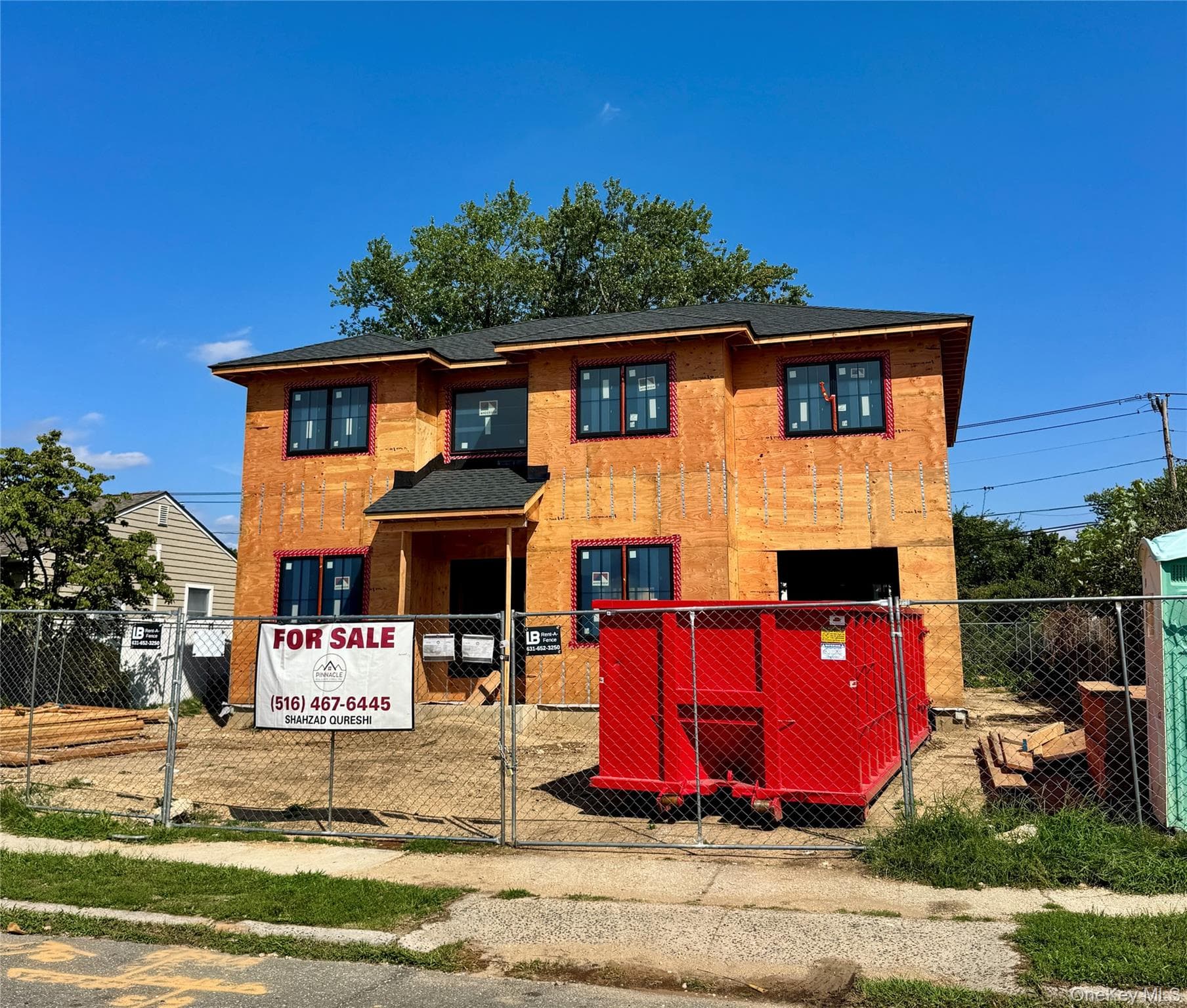 121 Dean Street, Hicksville
