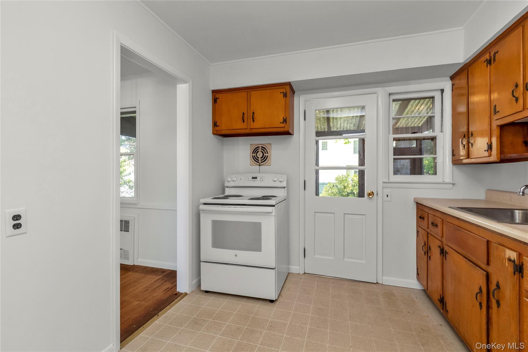 65 Grant Avenue thumbnail 11