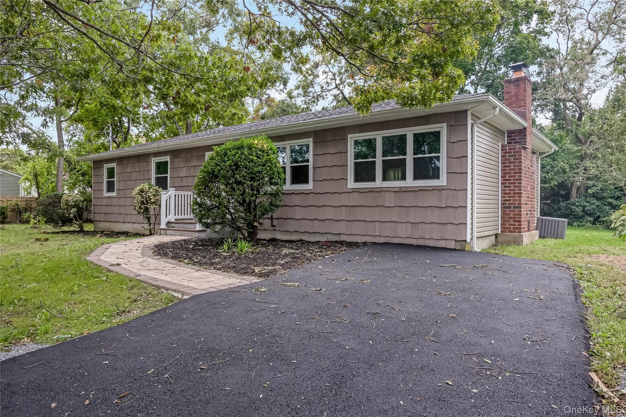 1182 E 3rd Avenue thumbnail 2
