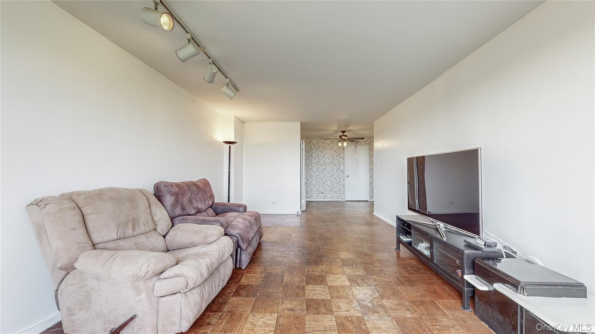 61-20 Grand Central Parkway Pkwy Unit: A704 thumbnail 9