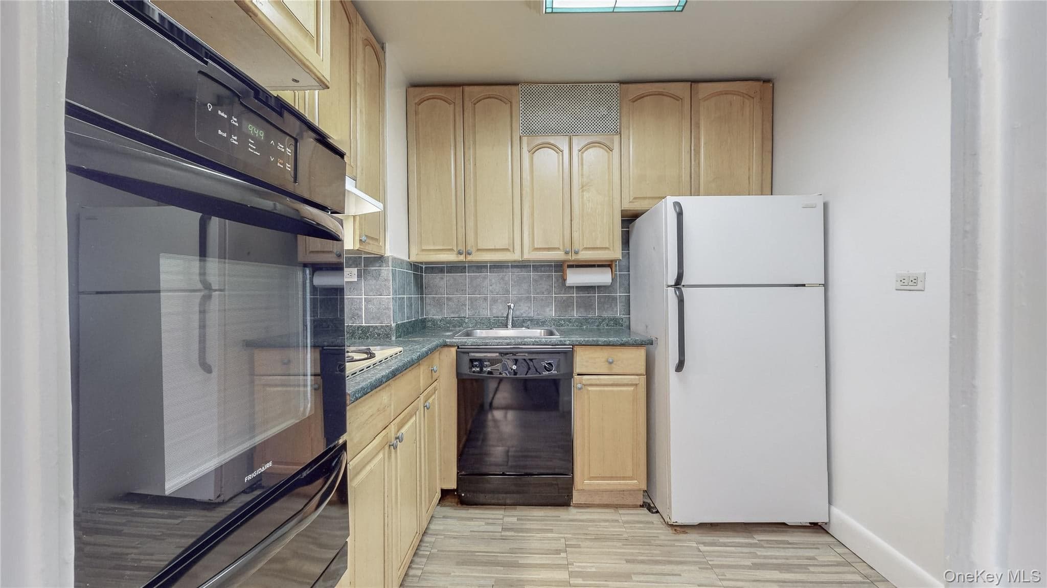 61-20 Grand Central Parkway Pkwy Unit: A704 thumbnail 6