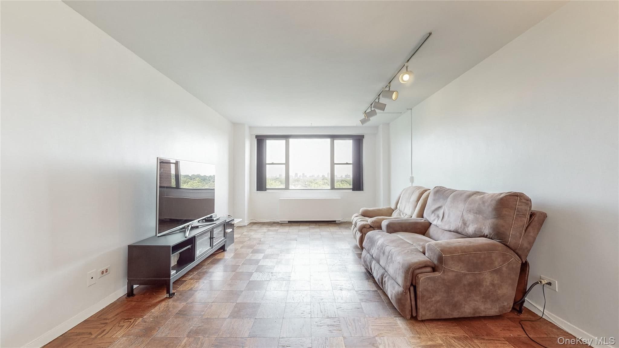 61-20 Grand Central Parkway Pkwy Unit: A704 thumbnail 8