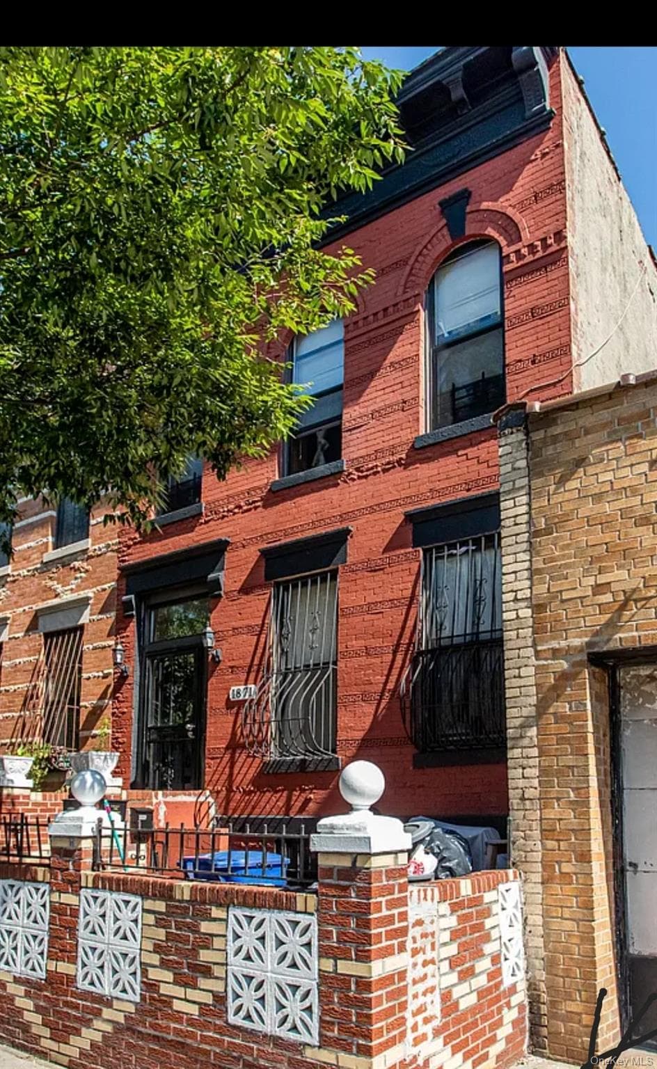 1871 Prospect Place photo 1