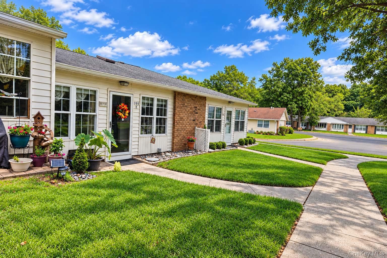 395 Woodbridge Drive Unit: E thumbnail 2