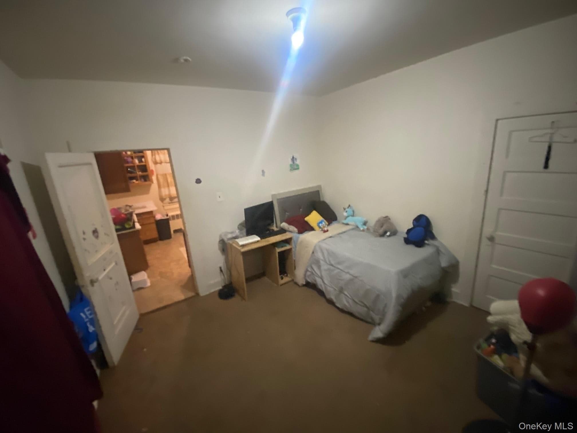 7 Sweezy Avenue thumbnail 9