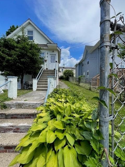 7 Sweezy Avenue thumbnail 25
