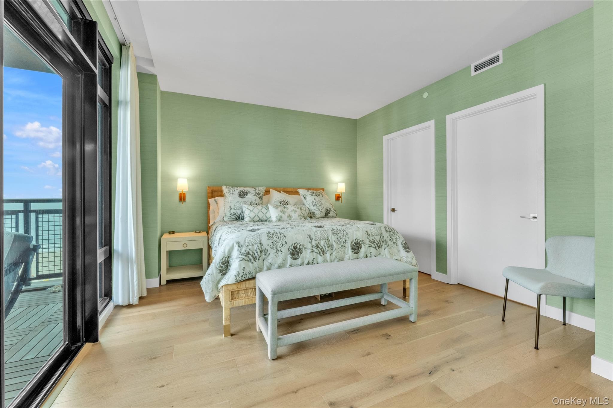 100 Boardwalk Unit: 904A thumbnail 10