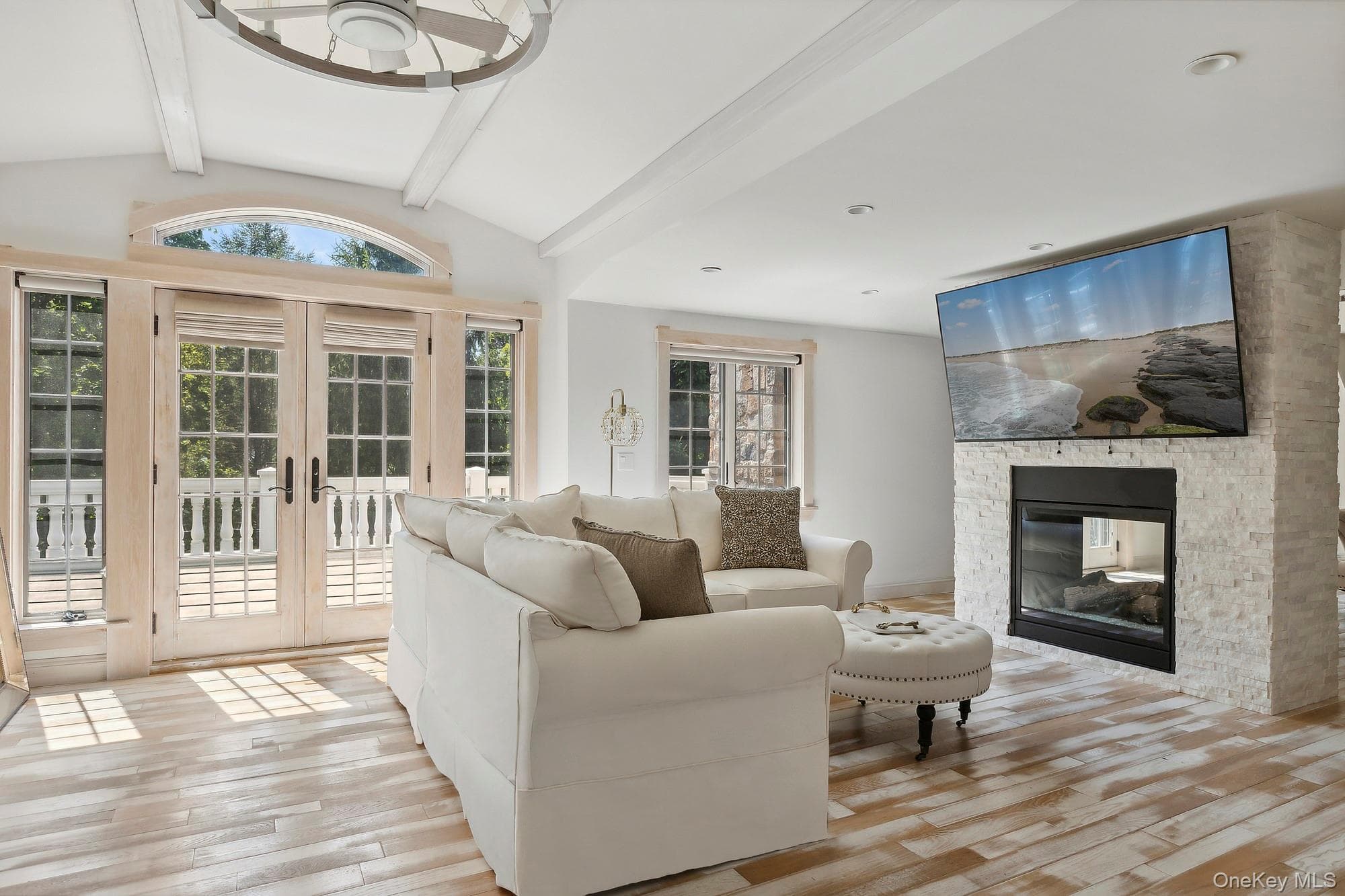 91 Crescent Beach Road thumbnail 22