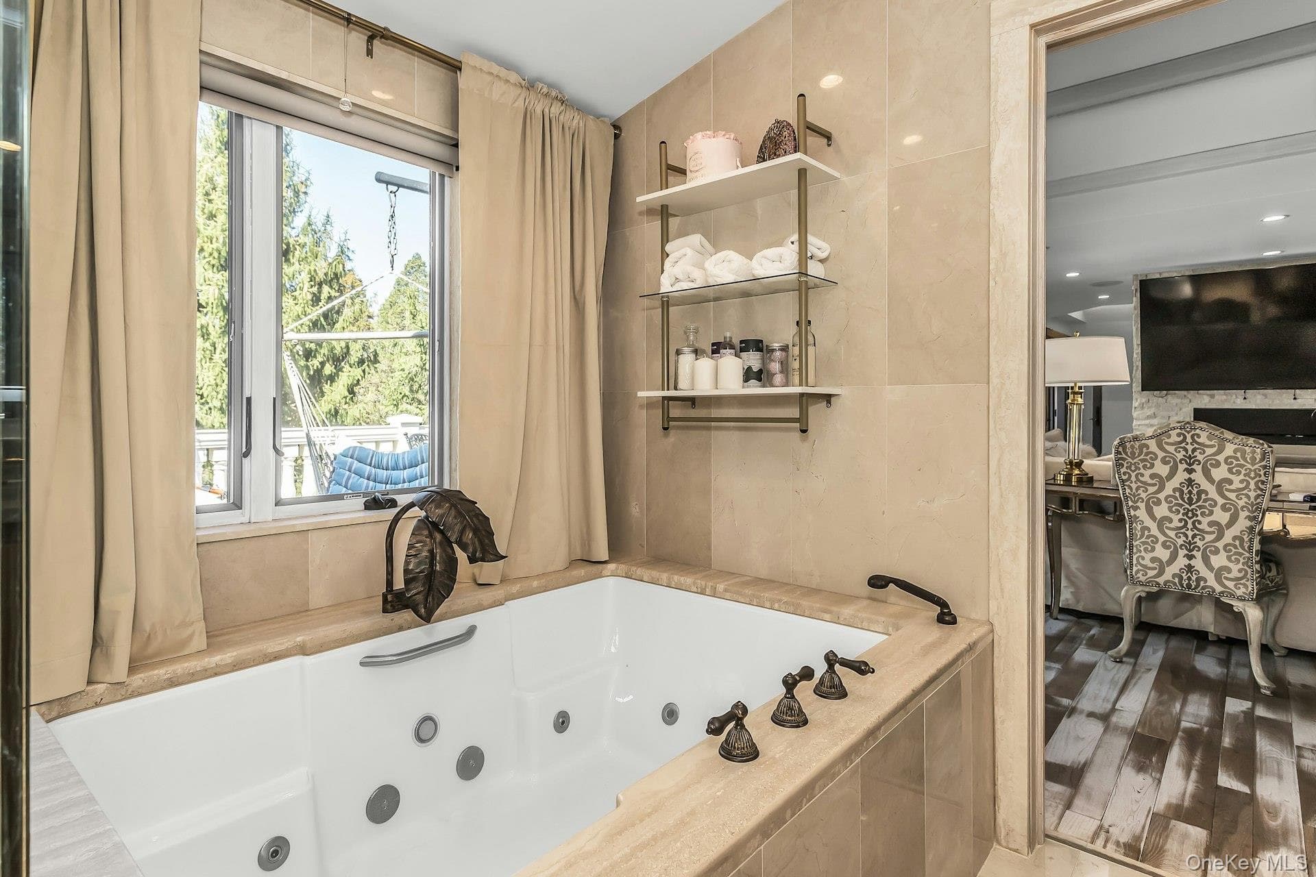 91 Crescent Beach Road thumbnail 24