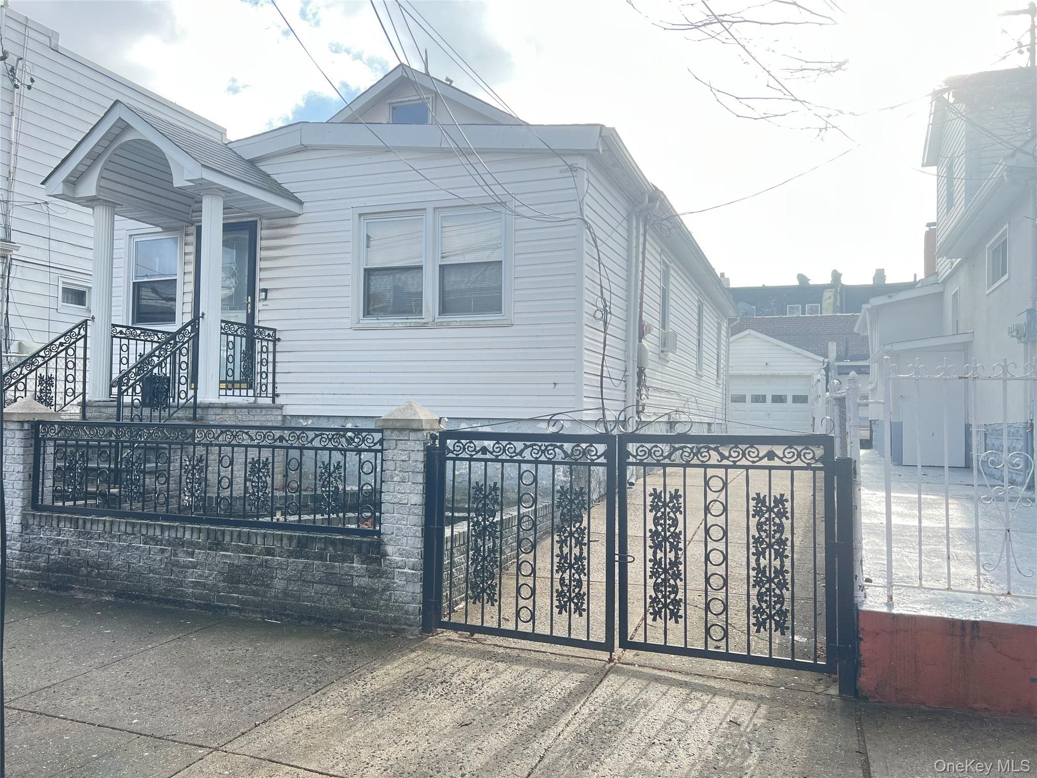 127-06 103rd Road, Richmond Hill S.