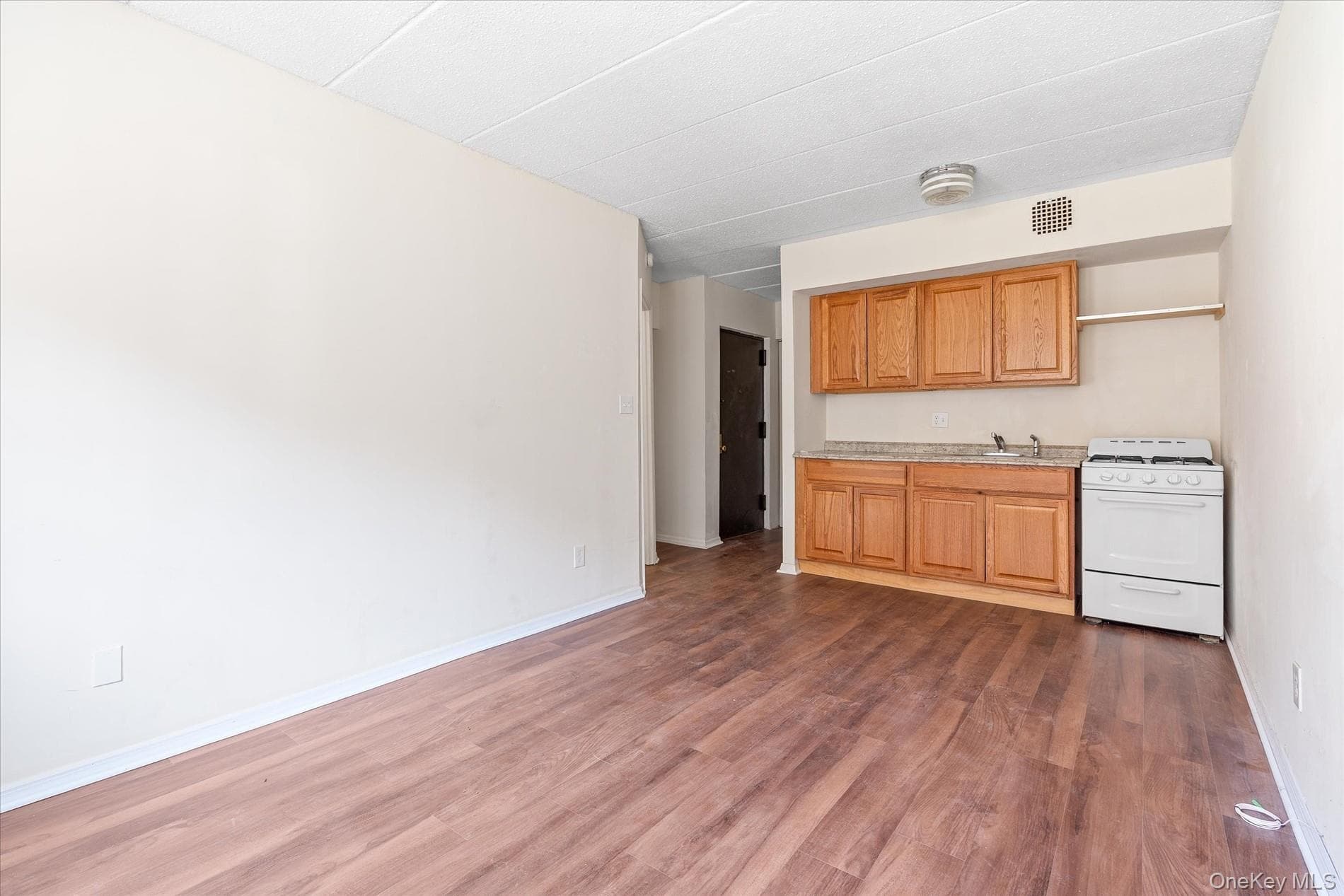 140-12 33rd Avenue Unit: 101 thumbnail 6