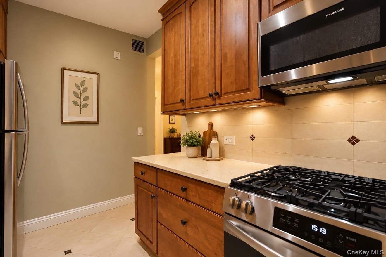 80 Bay Street Landing LNDG Unit: 6E thumbnail 6