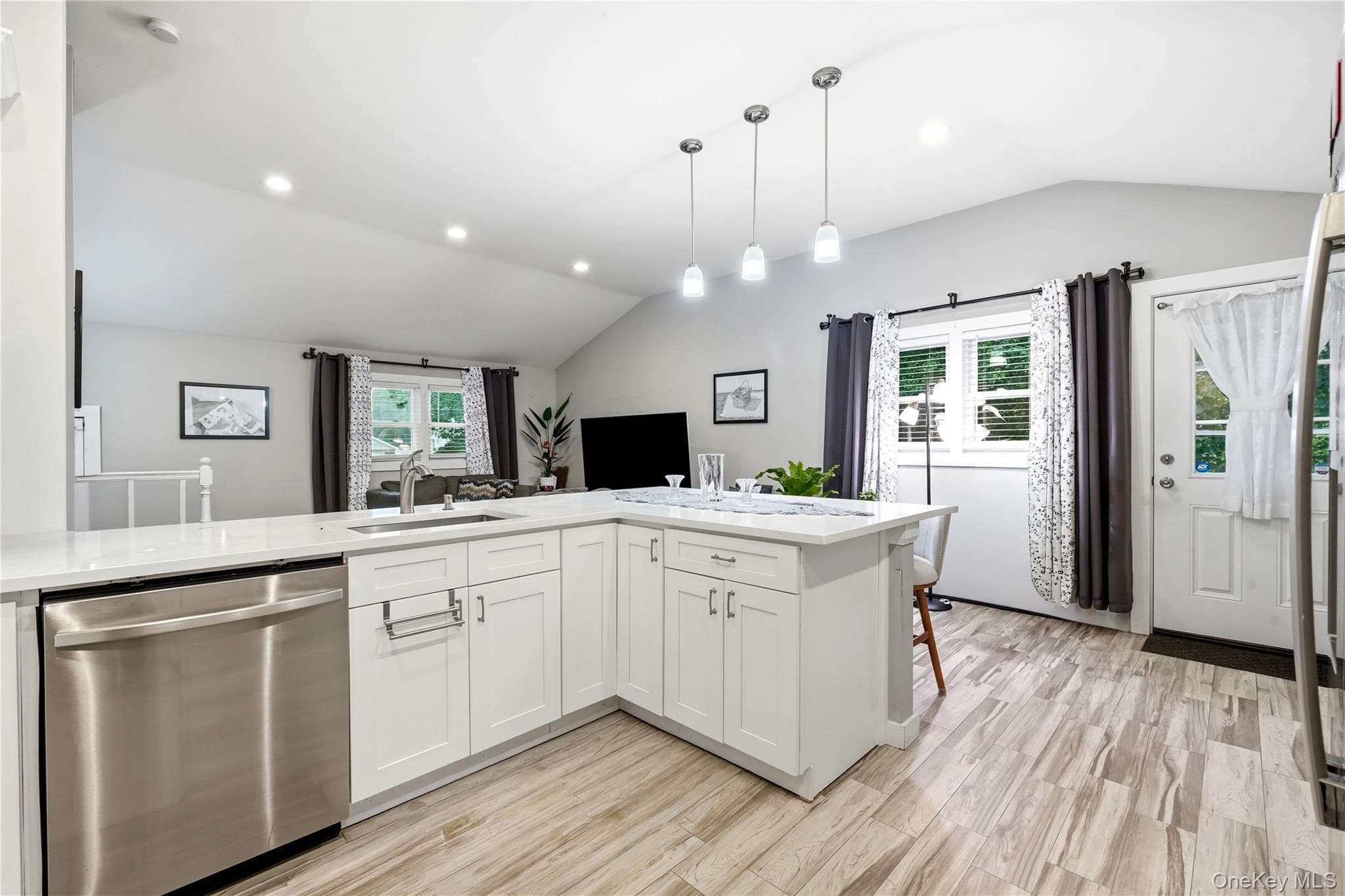 165 Berkshire Drive thumbnail 4