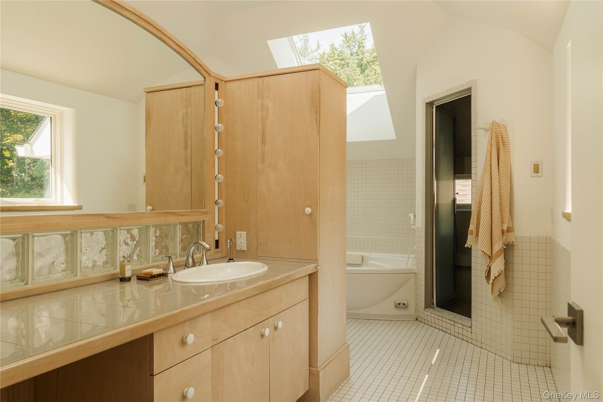 596 Hurley Avenue thumbnail 24