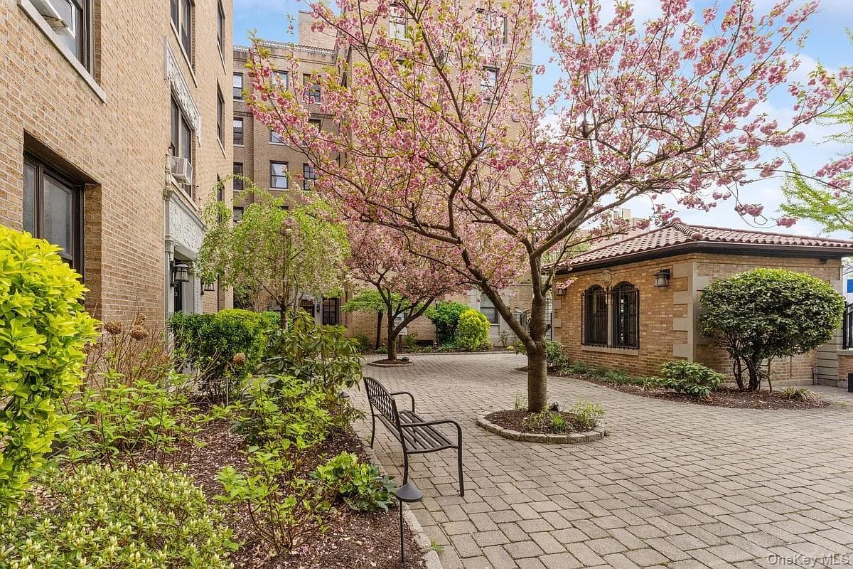 148-09 Northern Boulevard Unit: 6L thumbnail 13