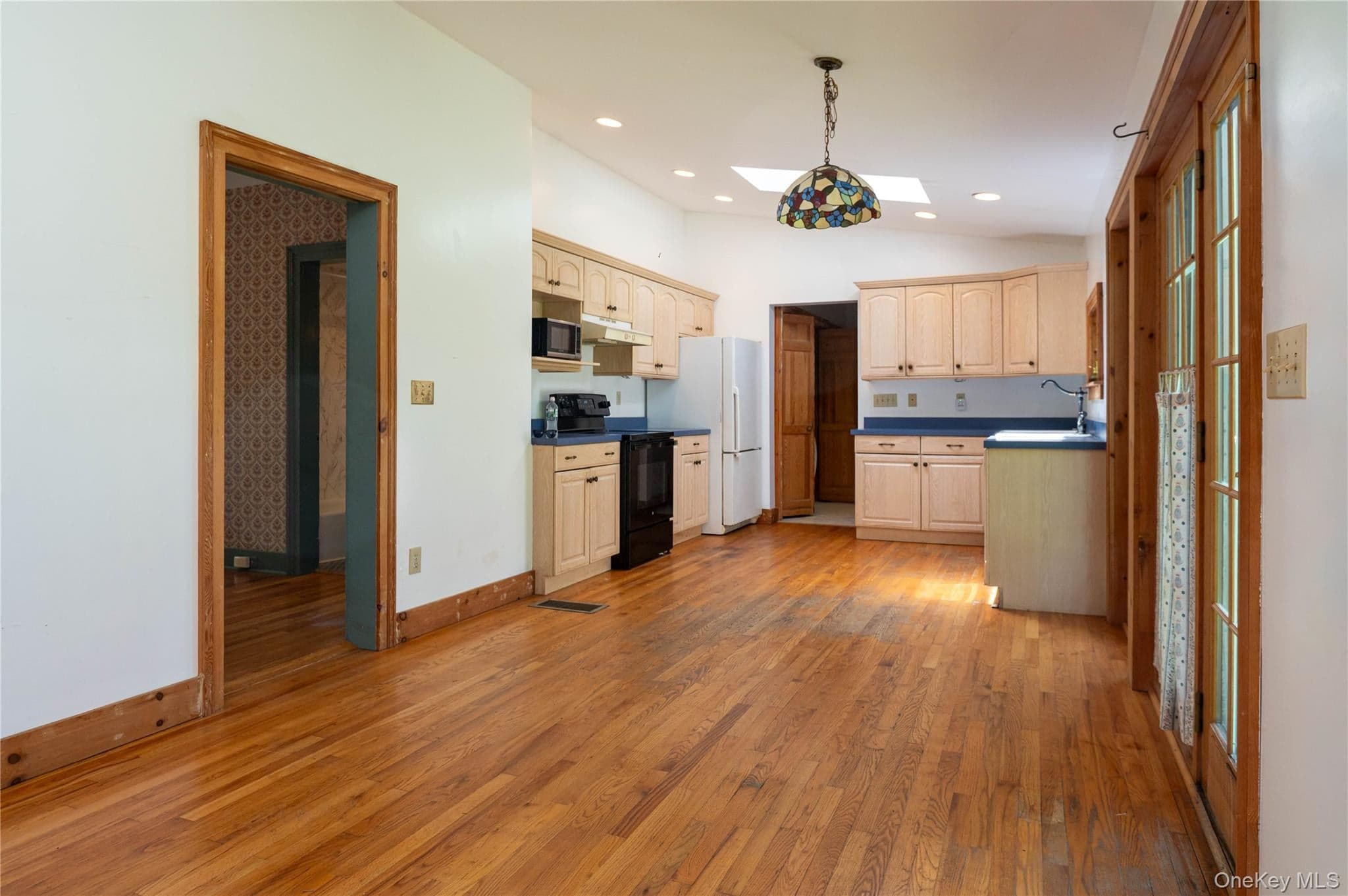 1402 Albany Avenue thumbnail 16