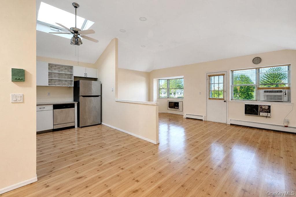 150-07 95th Street Unit: 3 thumbnail 2