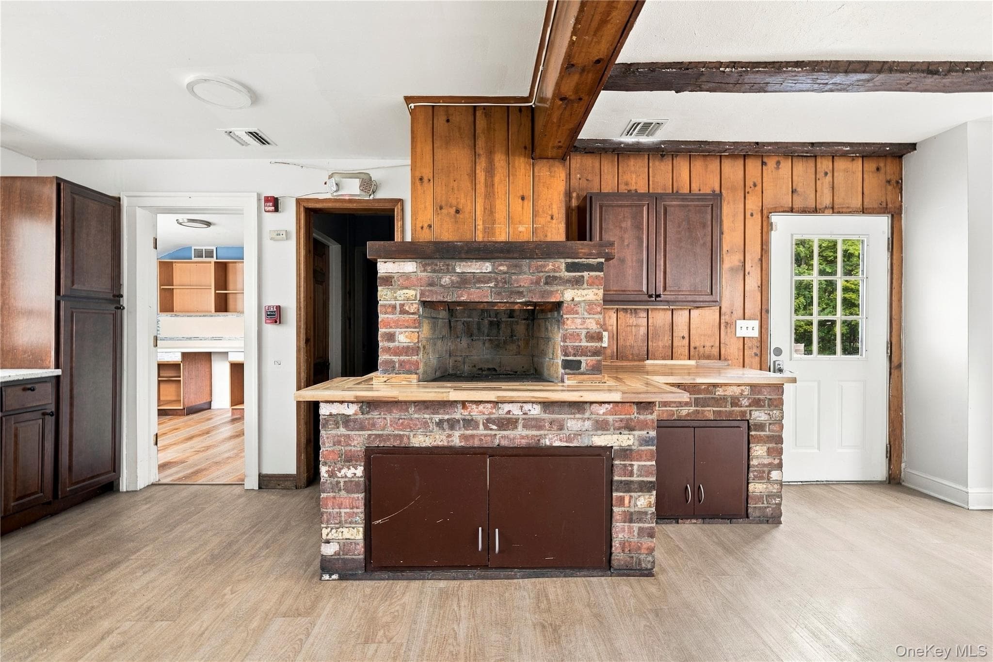 600 Bedford Road thumbnail 17