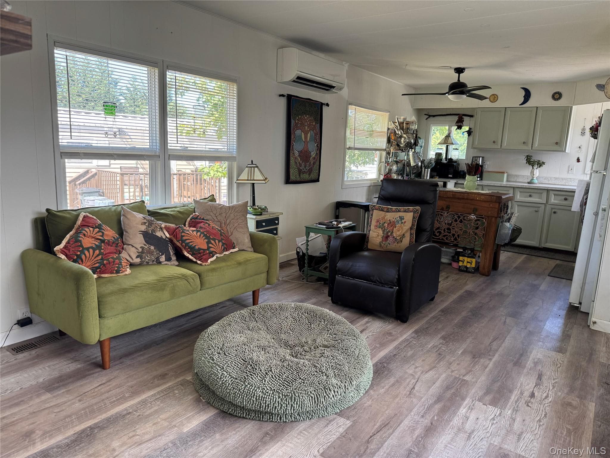 1964 River Road Unit: 40, Calverton