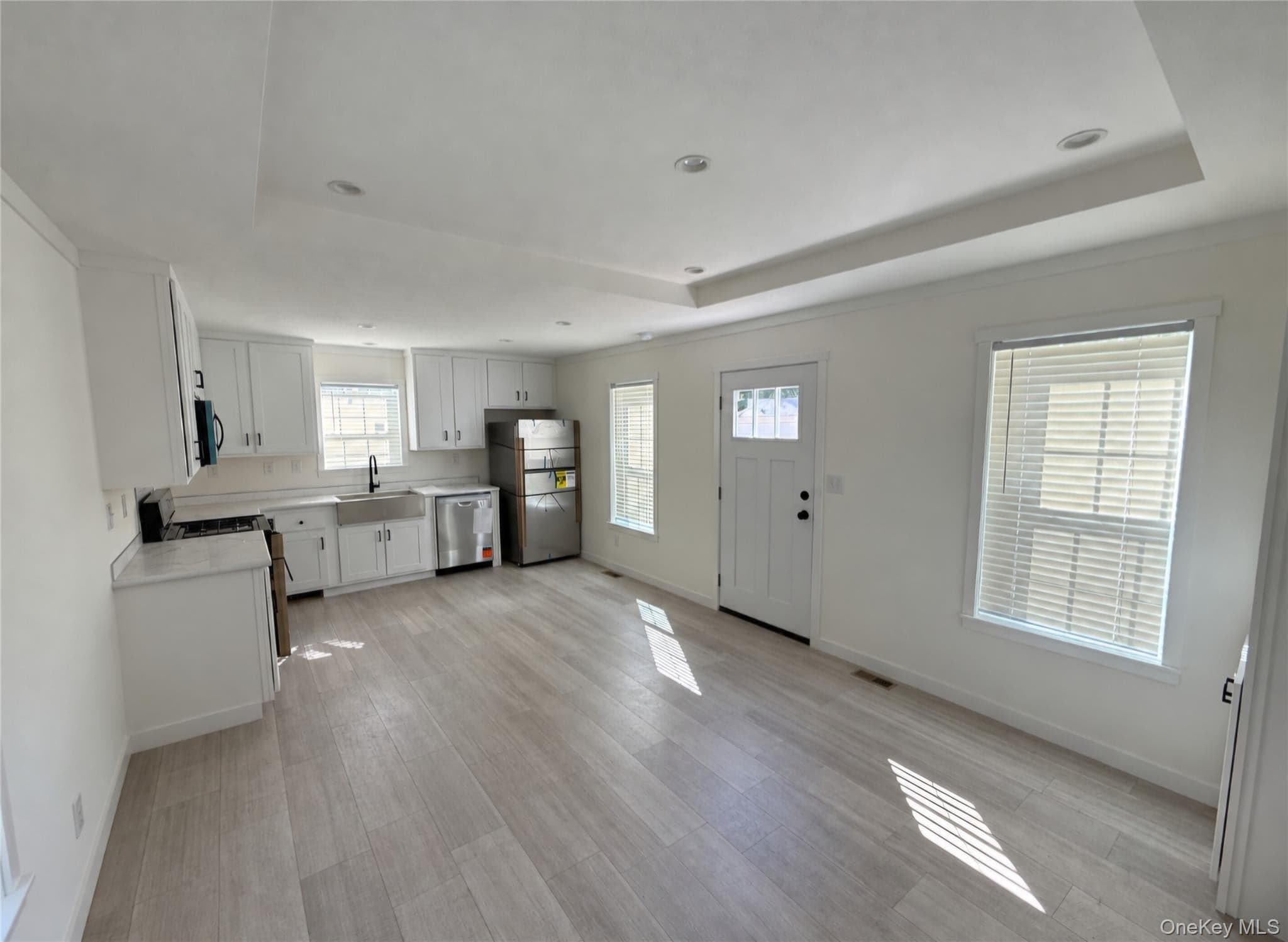 117 Forest Park (aka Hubert St) thumbnail 4