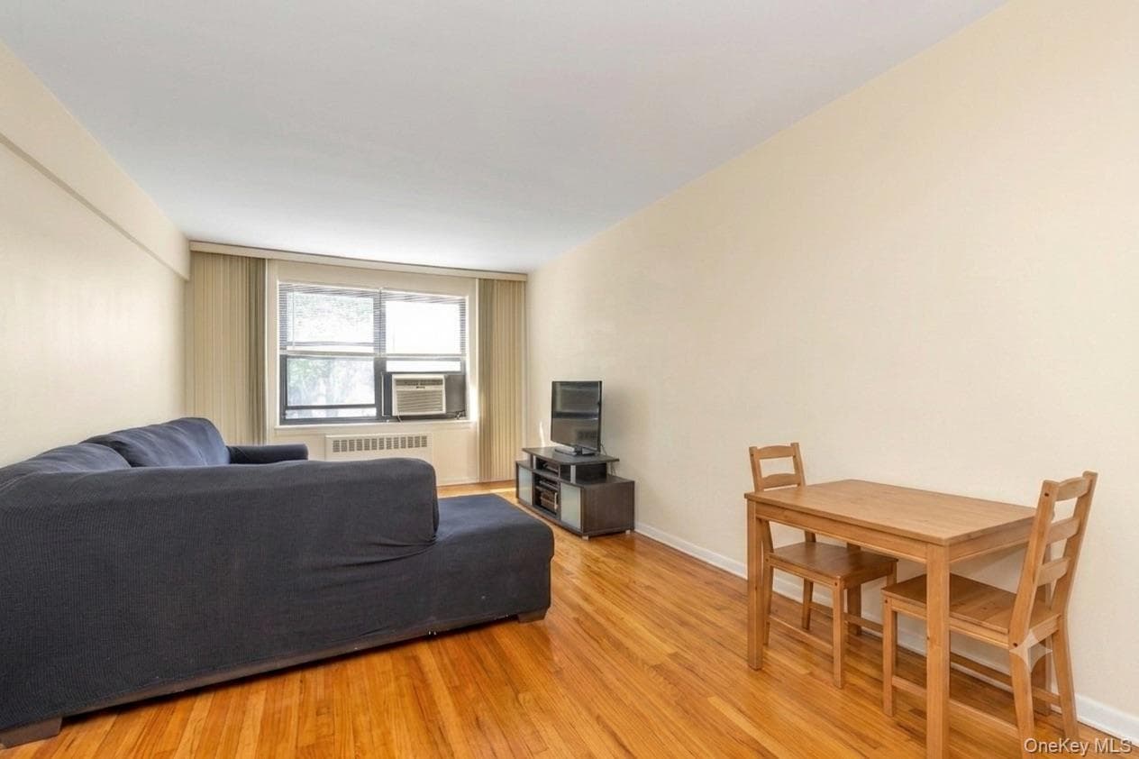 141-16 25th Road Unit: 2C thumbnail 2