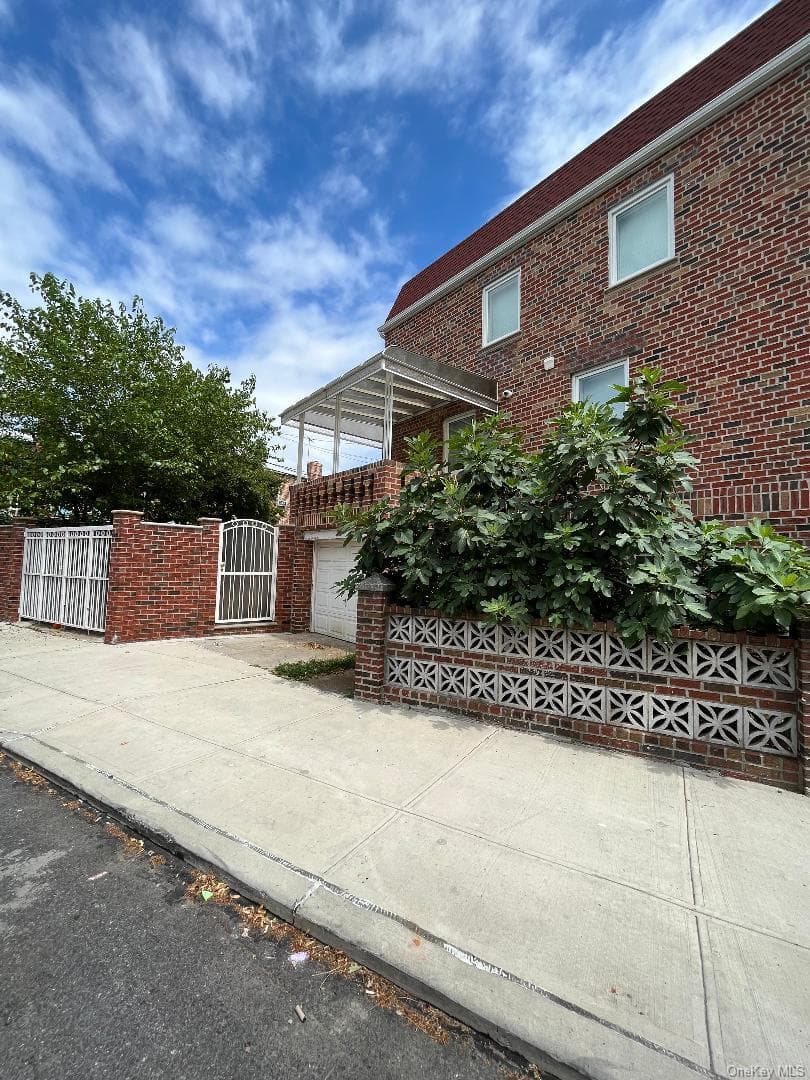 342 Bay 11th Street thumbnail 2