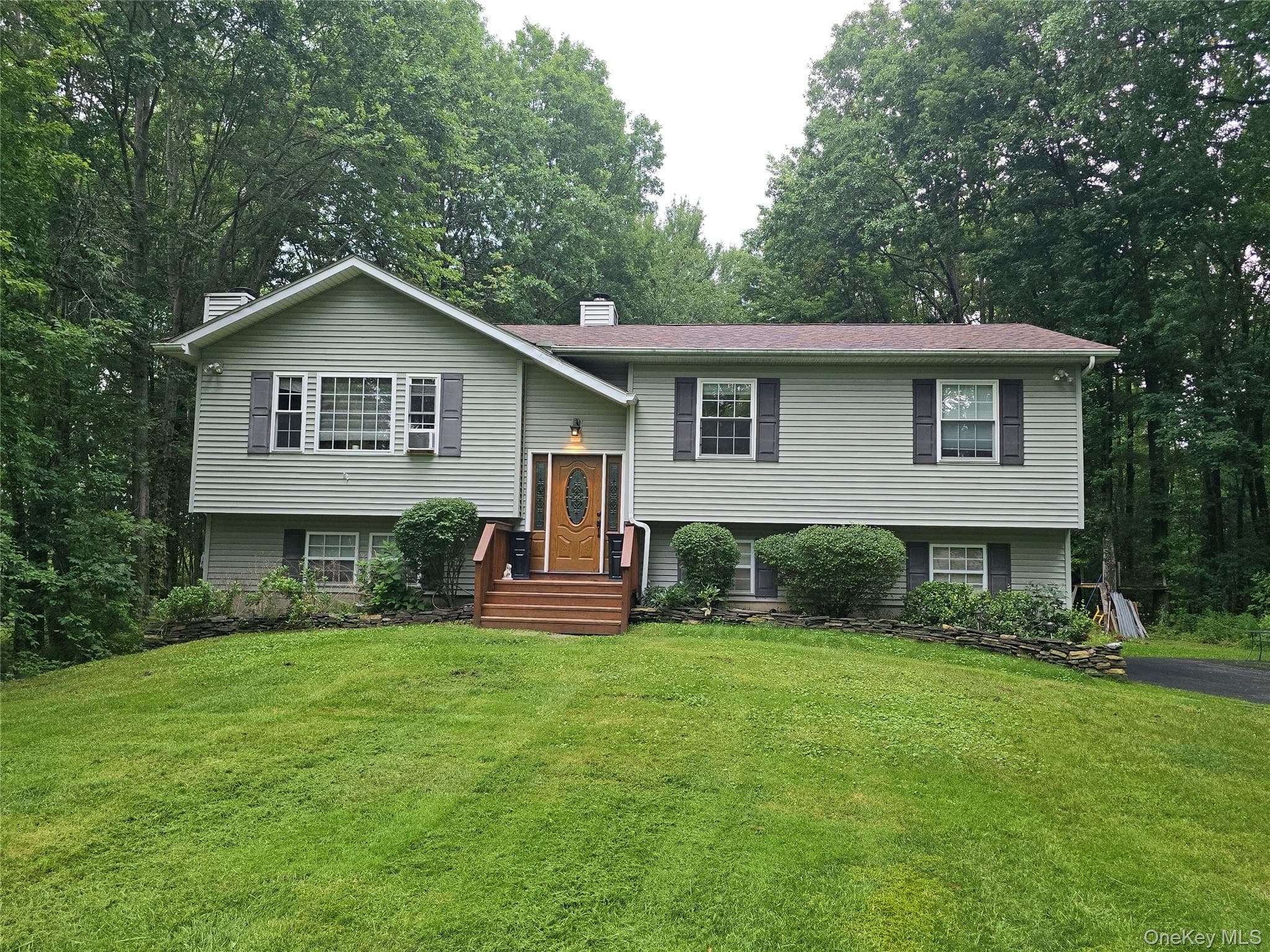 8 Kayleigh Drive, New Paltz
