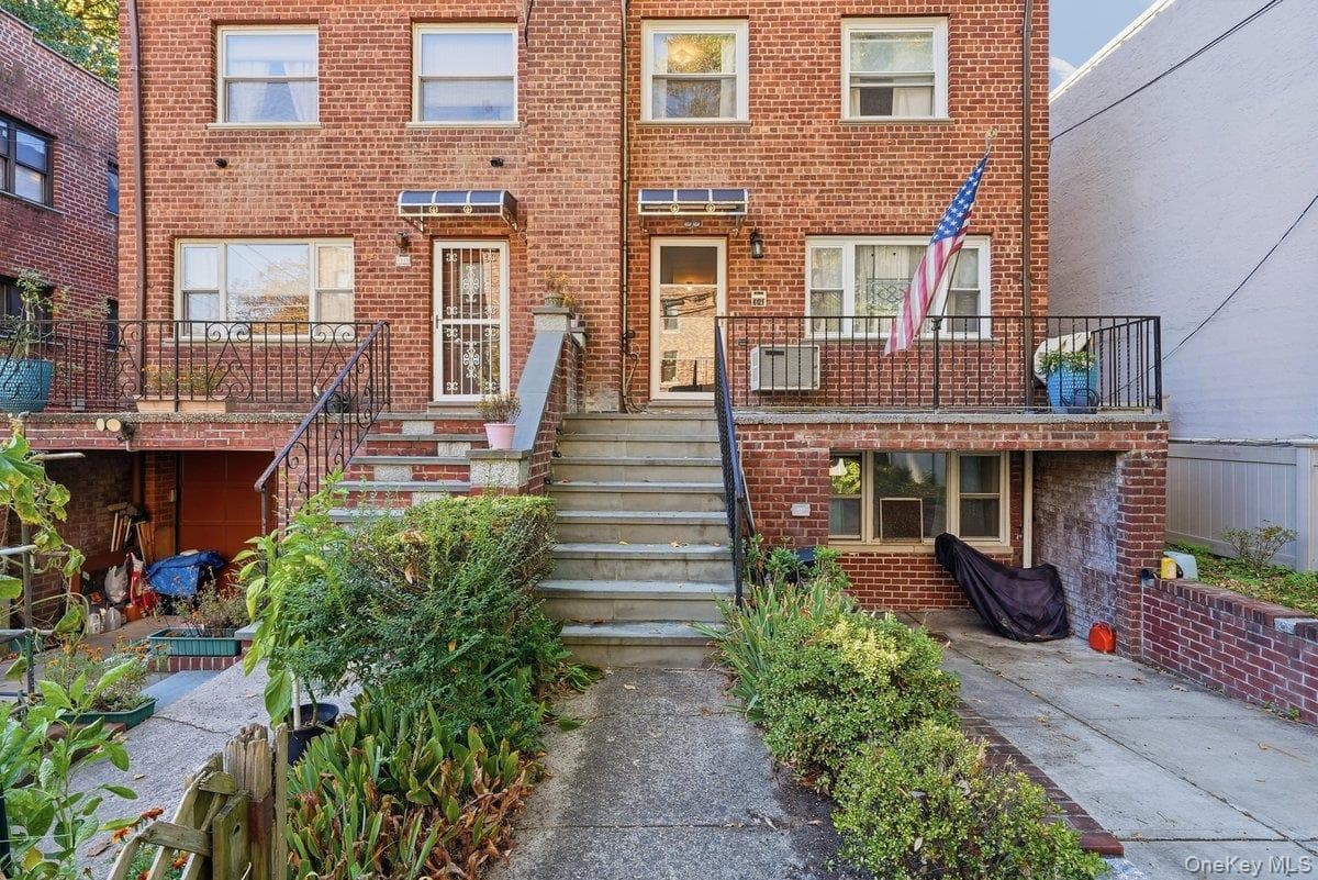 6121 Huxley Avenue thumbnail 3
