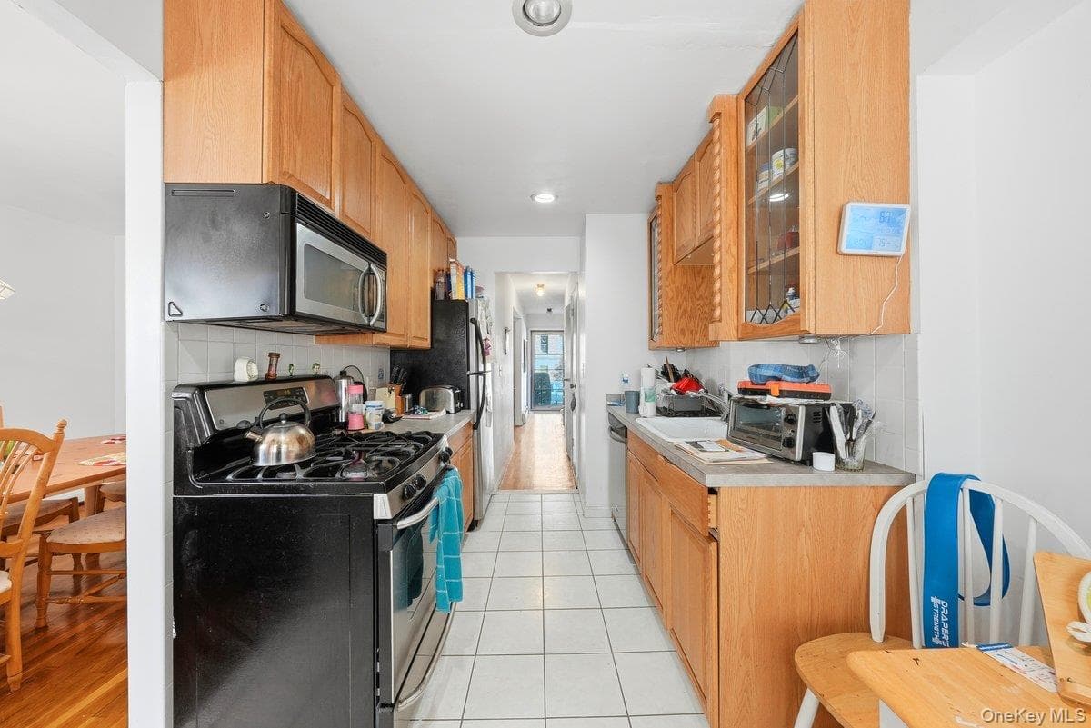 6121 Huxley Avenue thumbnail 6