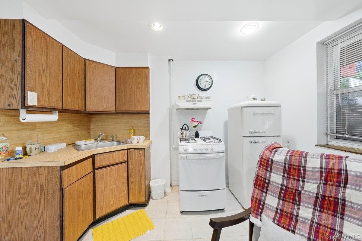 6121 Huxley Avenue thumbnail 24