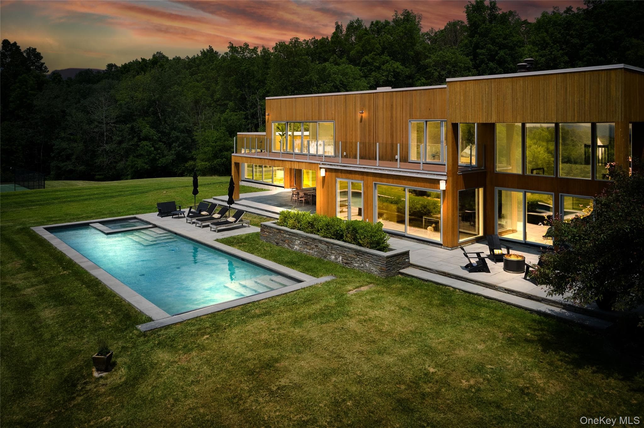 33 Ford Road thumbnail 33