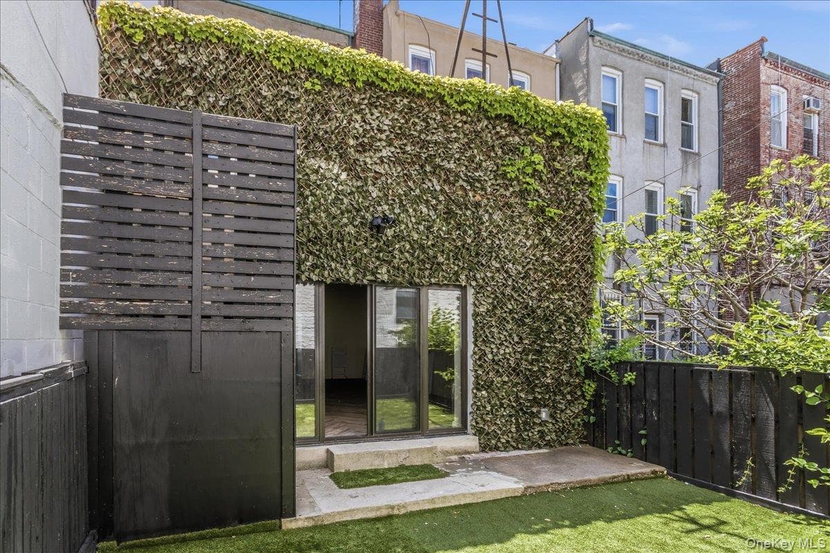 6717 Myrtle Avenue thumbnail 33