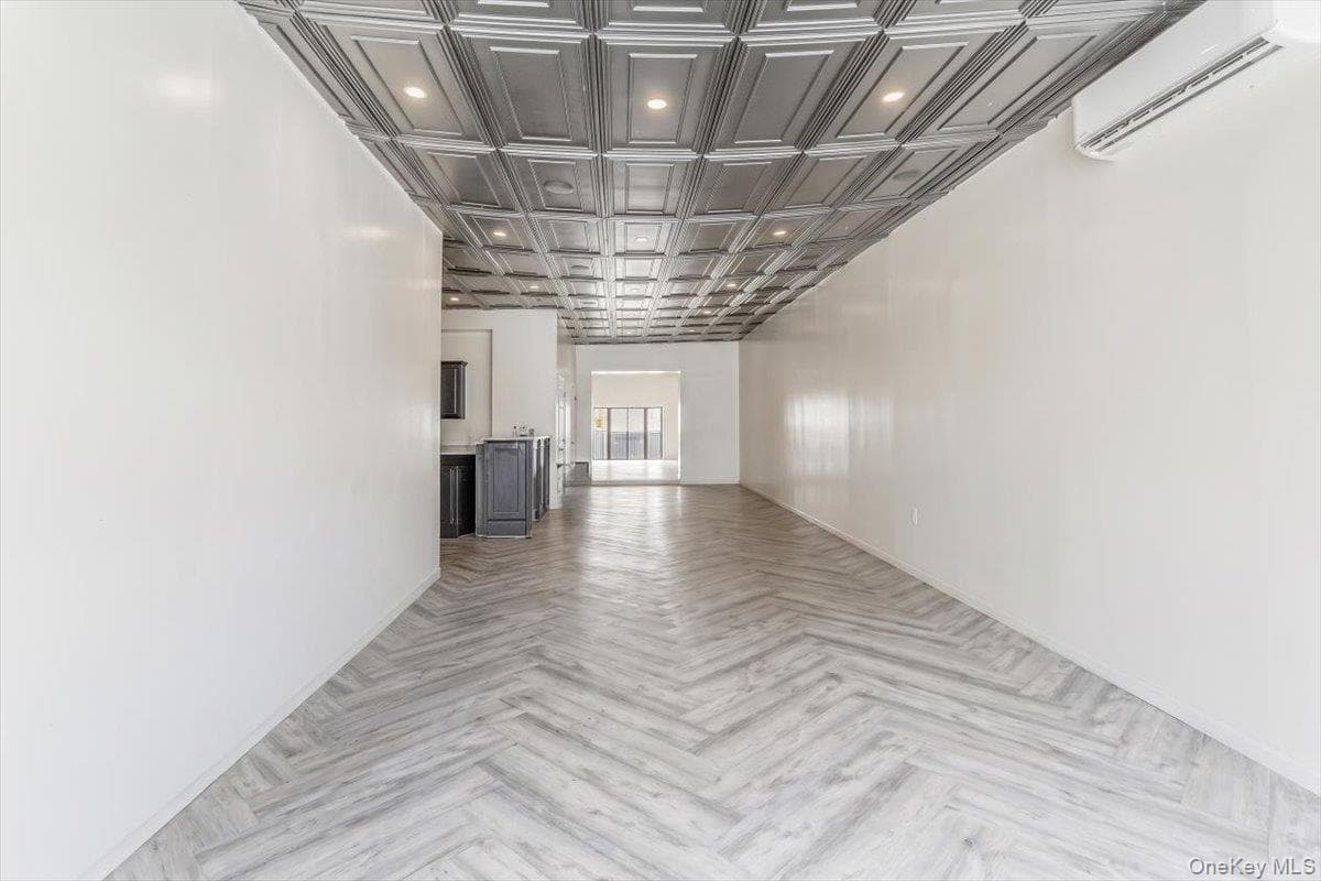 6717 Myrtle Avenue thumbnail 5