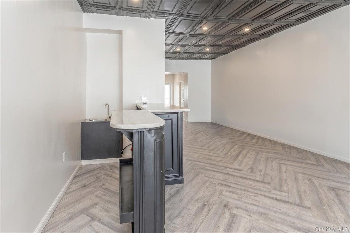 6717 Myrtle Avenue thumbnail 6
