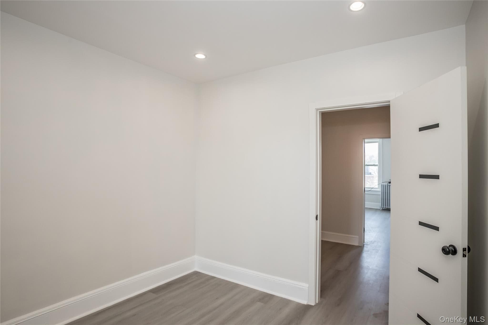 6717 Myrtle Avenue thumbnail 25