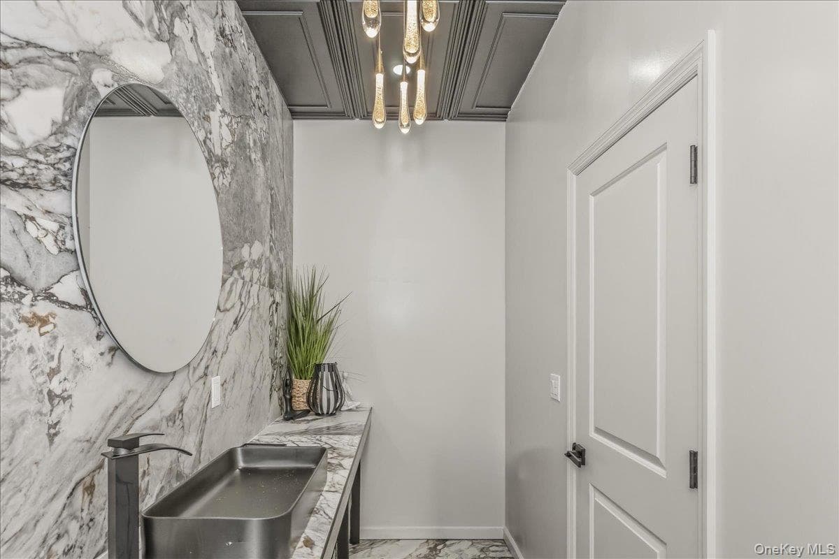 6717 Myrtle Avenue thumbnail 8