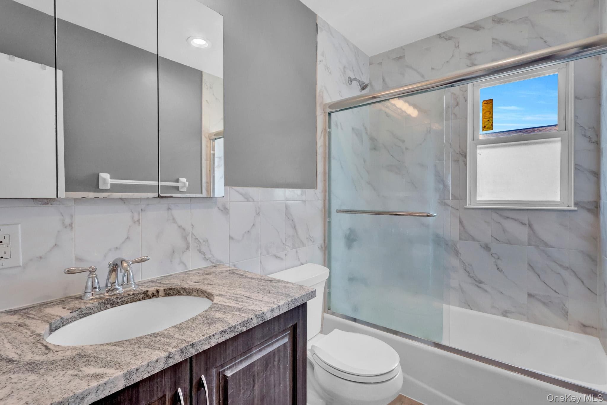 335 E State Street thumbnail 16