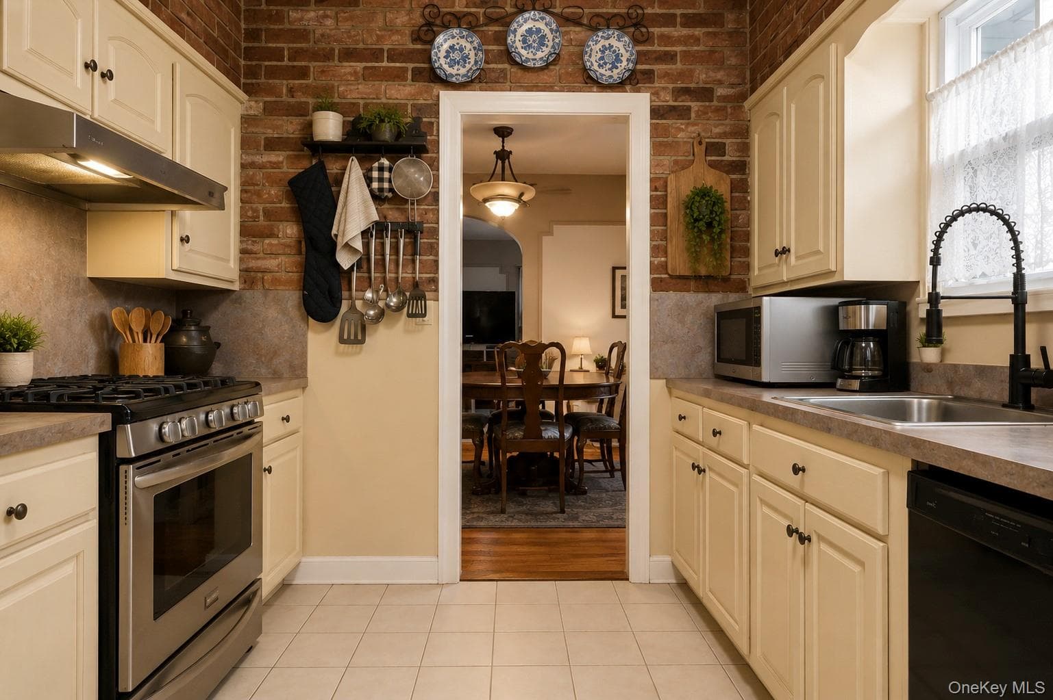 80 Dobson Avenue thumbnail 14