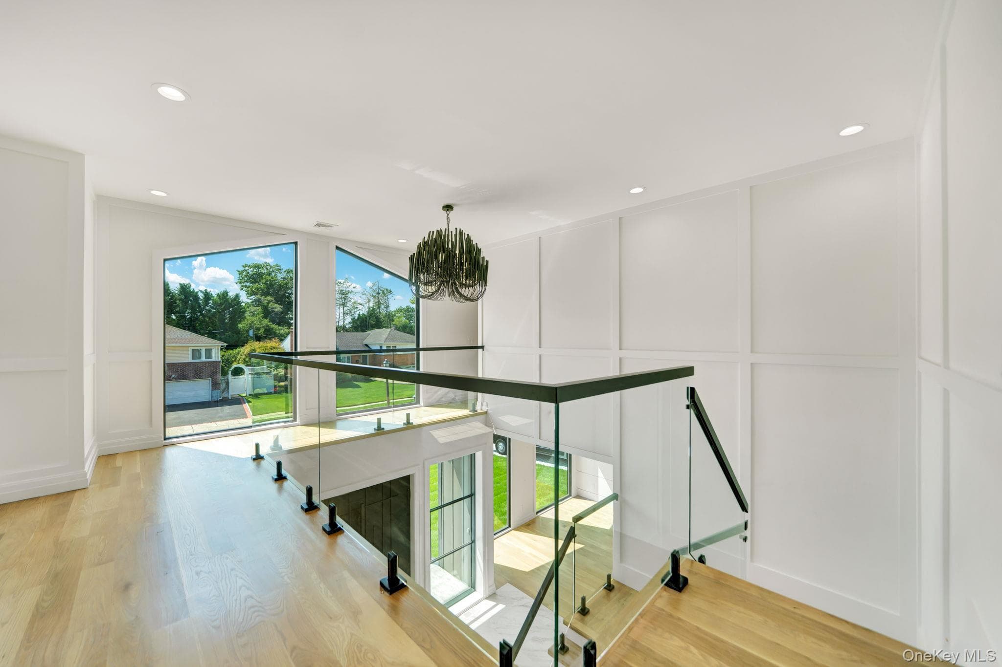 1931 Stratford Drive thumbnail 19