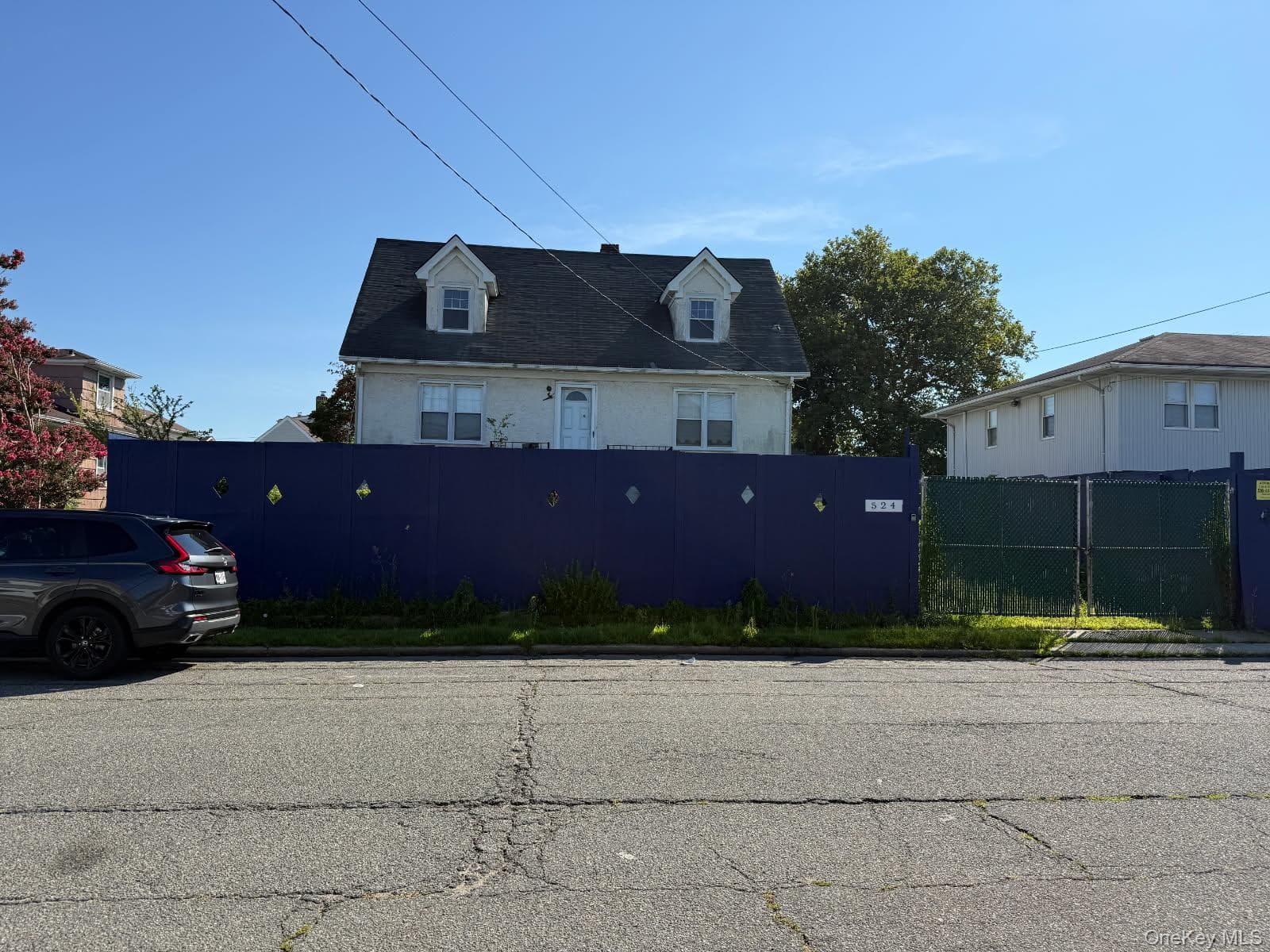 524 Bayview Avenue thumbnail 2