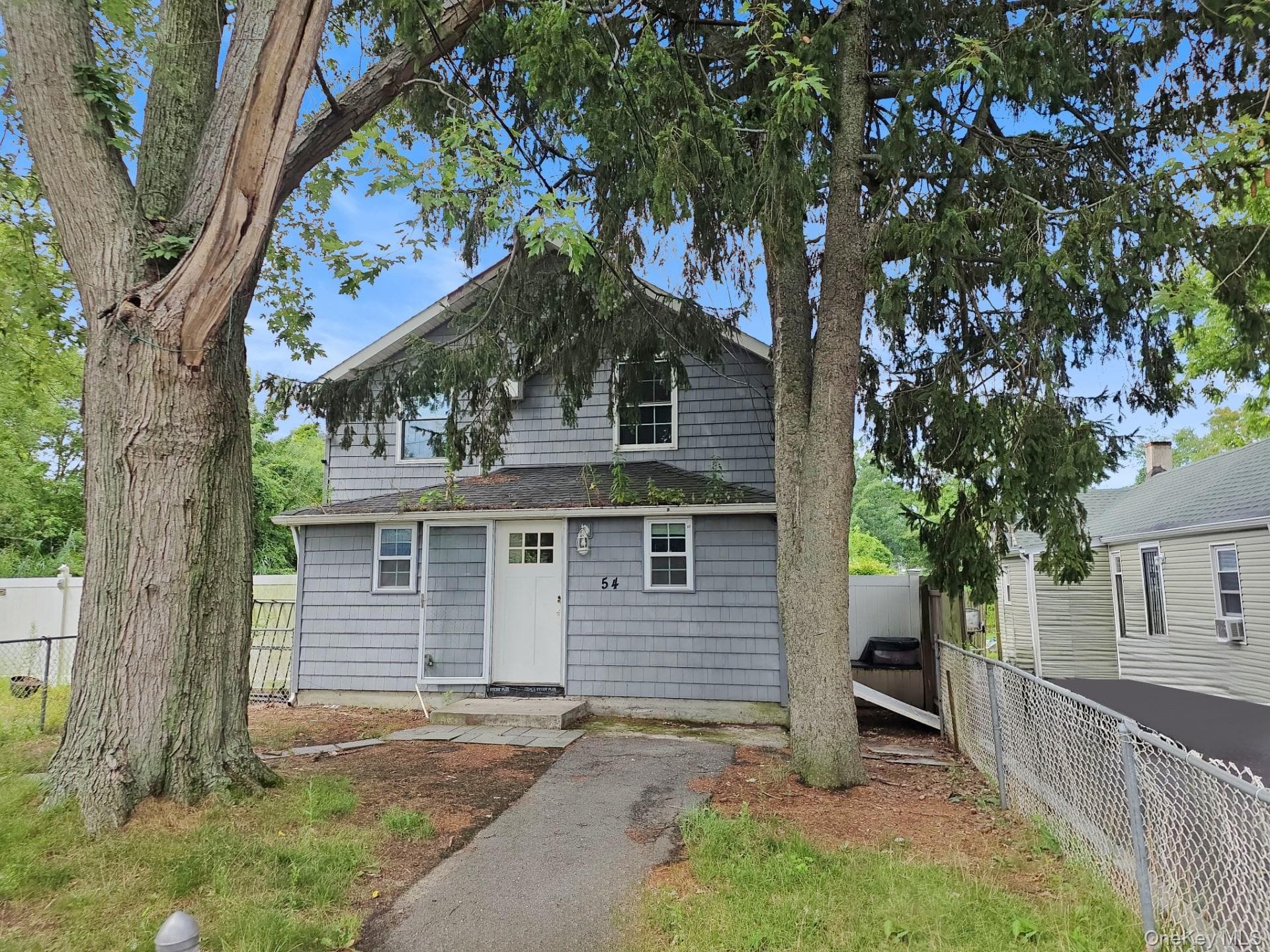 54 Oneill Avenue, Bay Shore