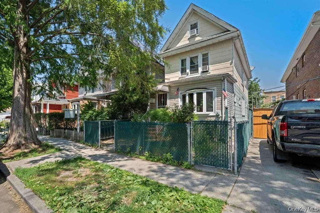 9121 110th Street, Richmond Hill