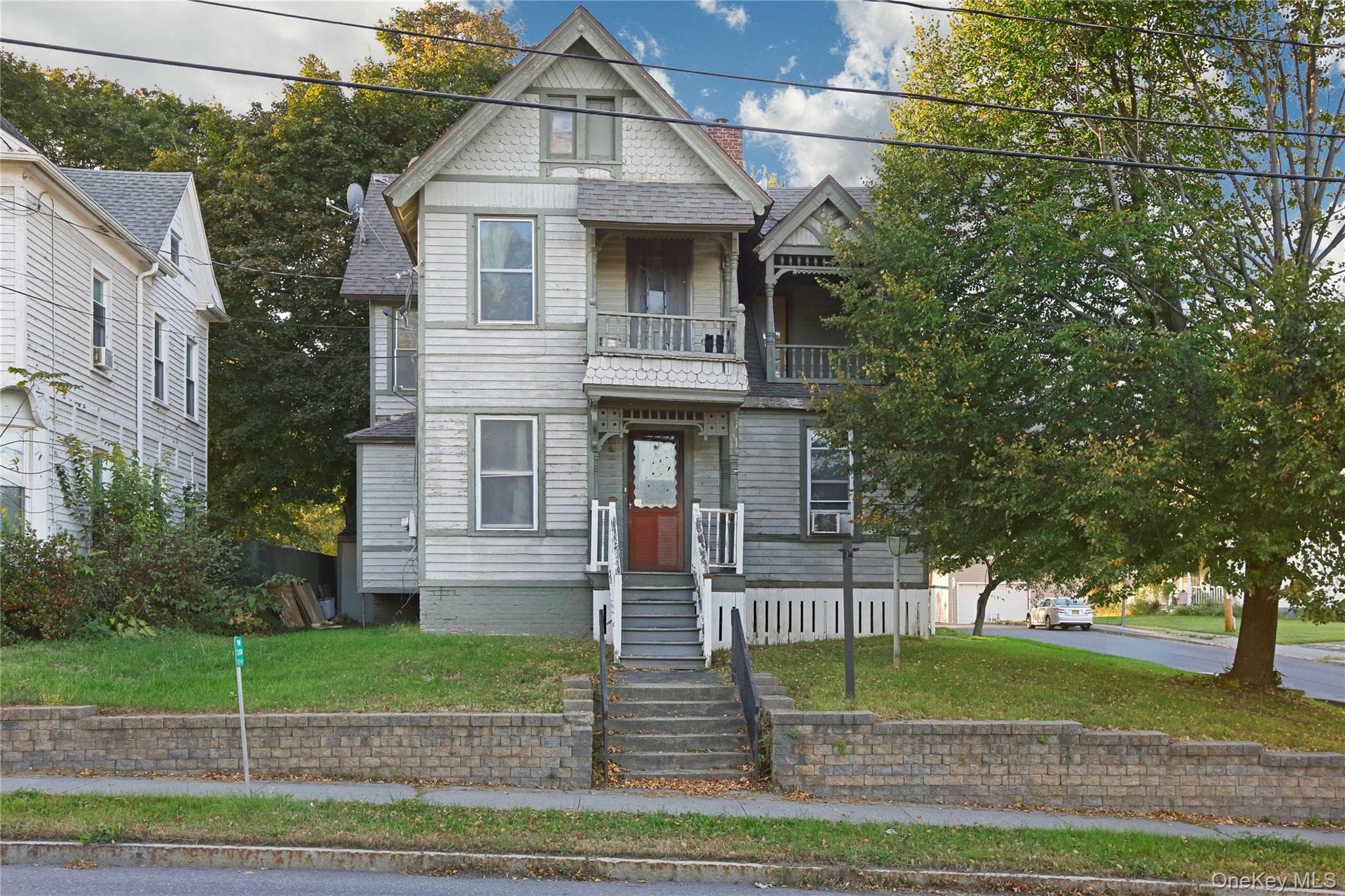 97 Maple Avenue photo 1