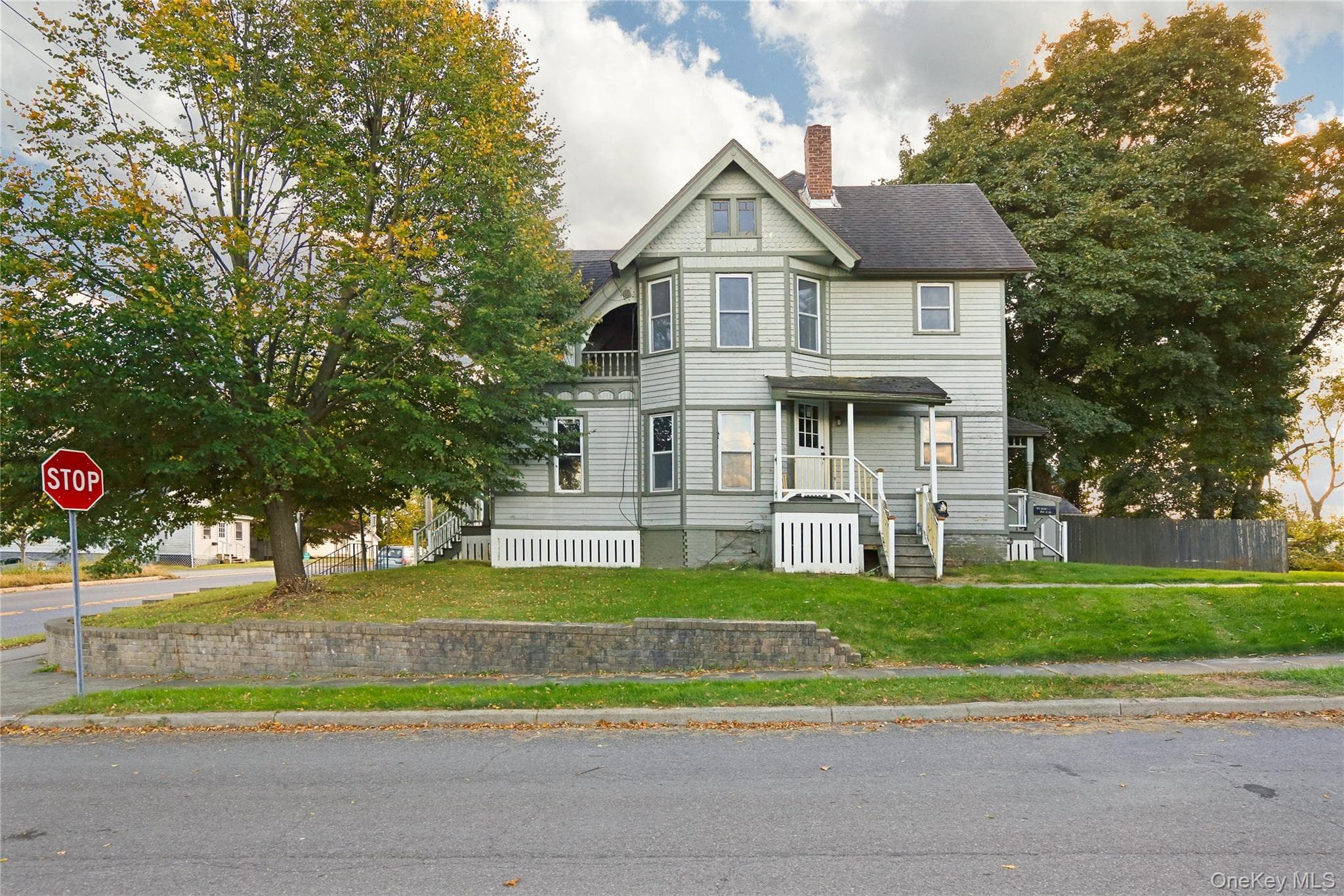 97 Maple Avenue thumbnail 3